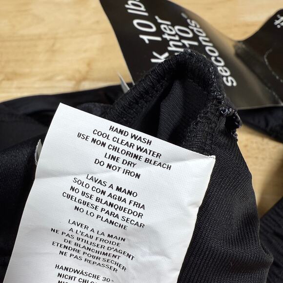 MIRACLESUIT NWT Black Palisades One Piece Swimsuit Size 14 Shirred Slimming - Picture 7 of 13